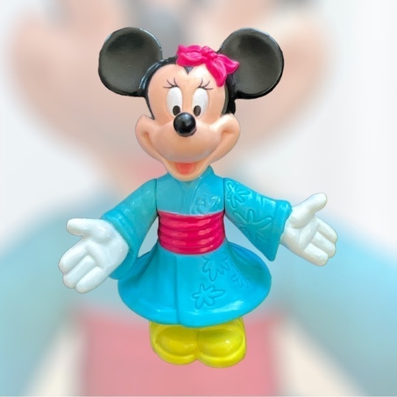 Minnie Mouse Epcot action figure 3 inch - Picture 1 of 5